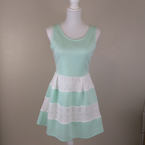 Day & Night Dresses & Skirts - 🔻Price DROP Day & Night pale spring green dress